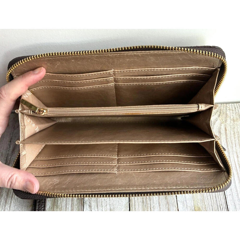 Anne Klein Brown Bow Zippered Pebble Wallet Wristlet - Picture 3 of 5